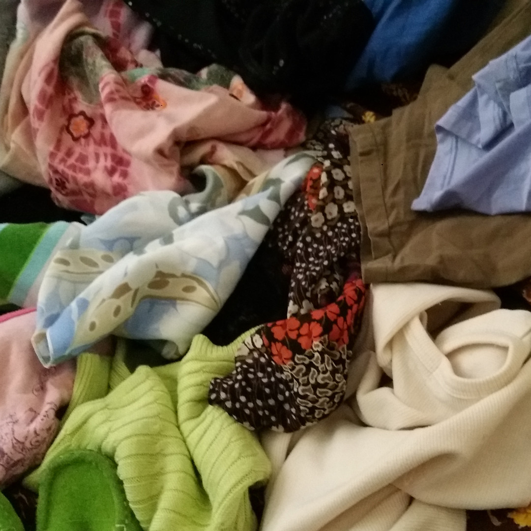衫 clothes